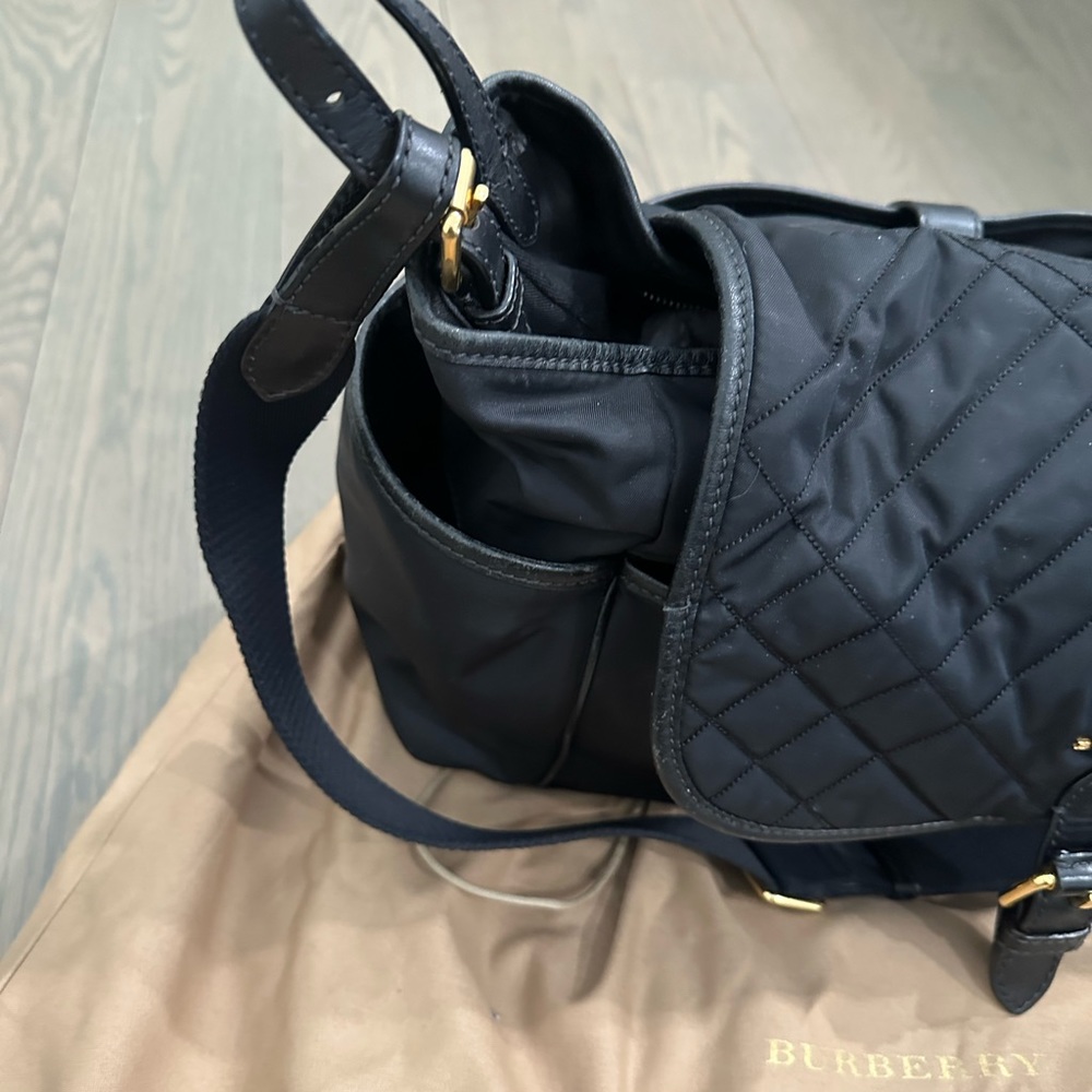 Burberry Black Quilted Nylon Baby Bag with Gold Hardware - Picture 3 of 16